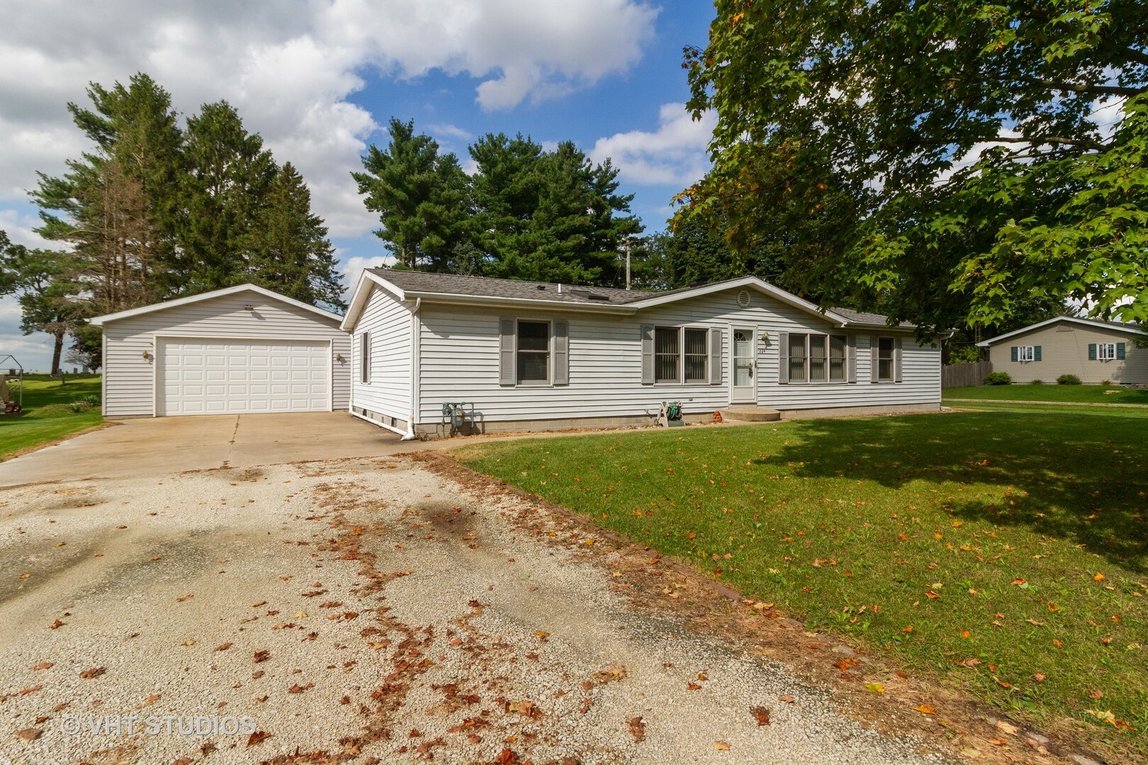 Property Photo:  224 West Seneca Street  IL 60913 