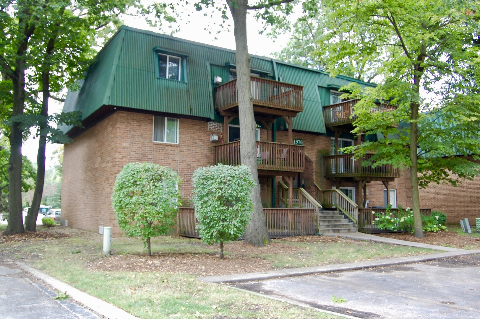 Property Photo:  1970 Tall Oaks Drive 3A  IL 60505 