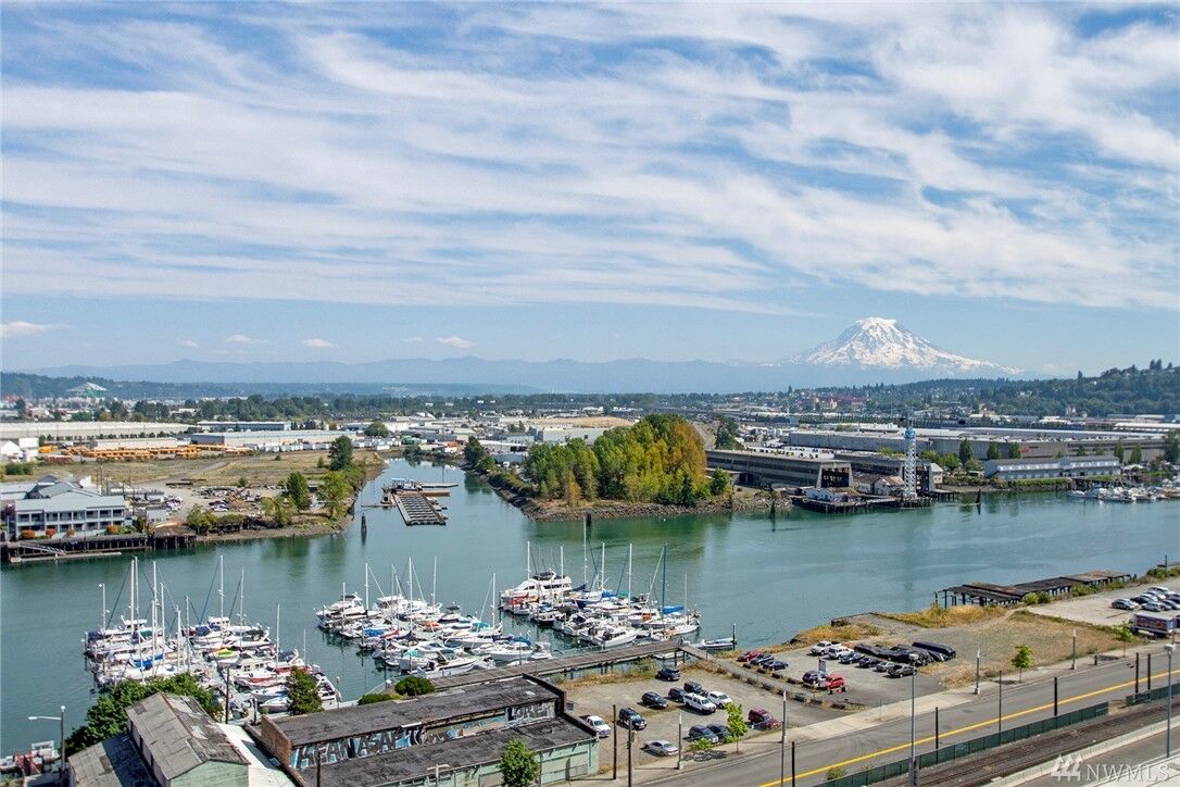 Property Photo:  1120  Cliff Avenue 202  WA 98402 