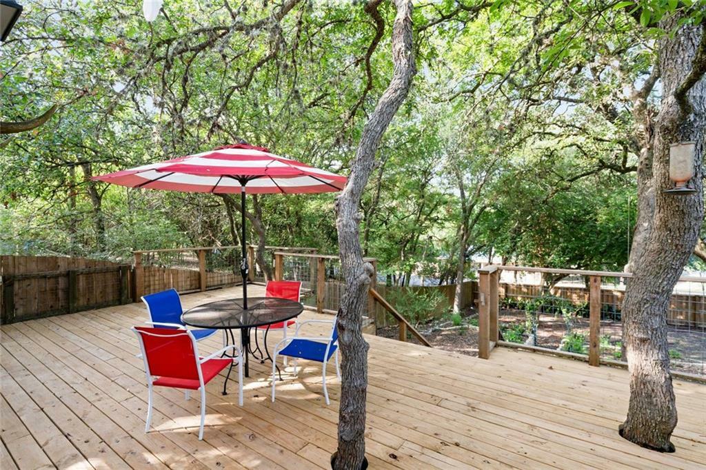 Property Photo: 835 S Loop Street TX 78666