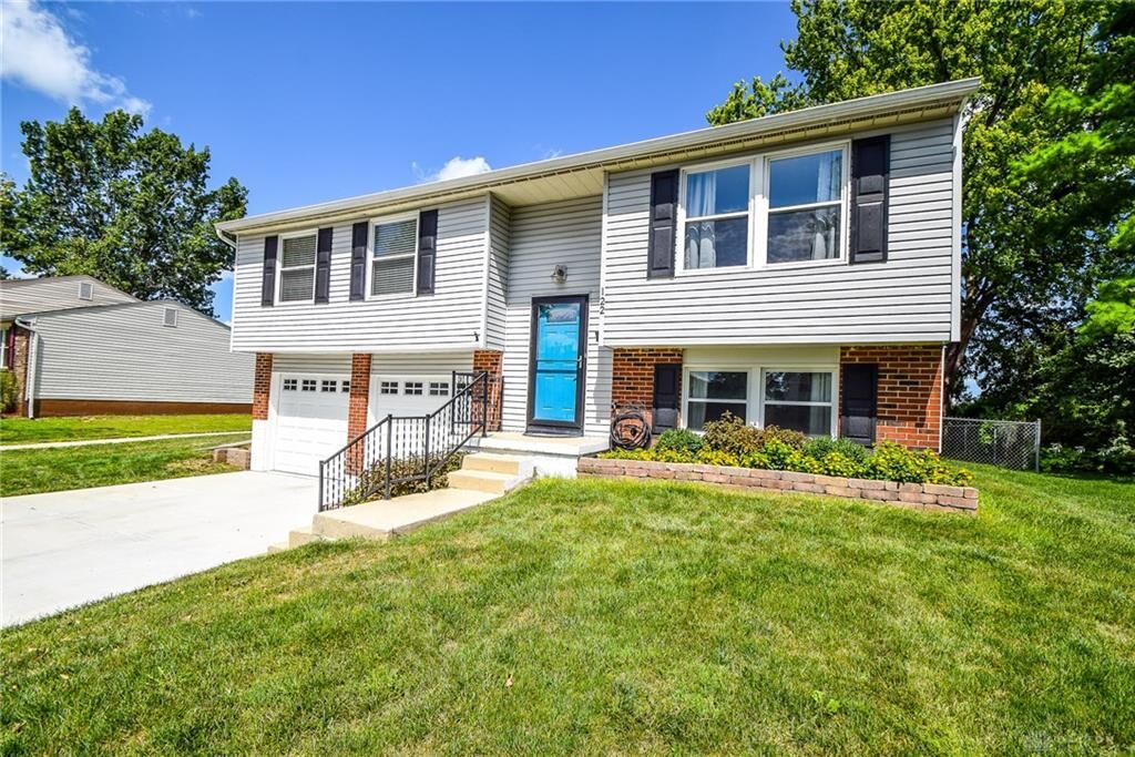Property Photo: 122 Wickham Farm Drive OH 45322