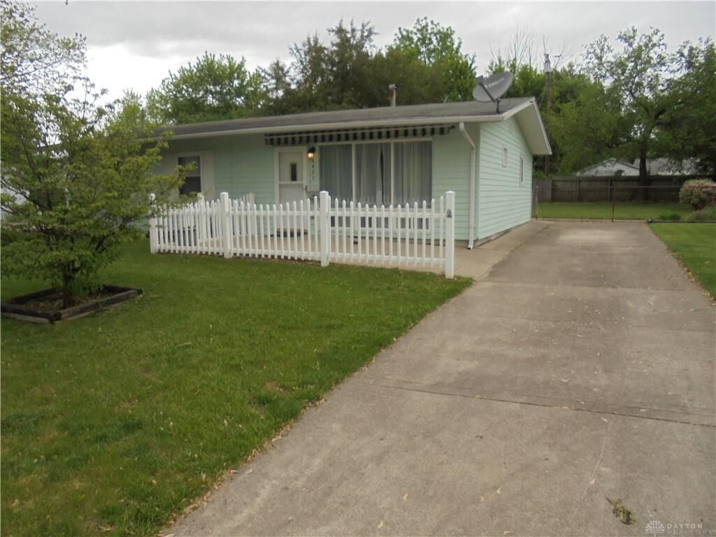 Property Photo: 5827 Penn Avenue OH 45432