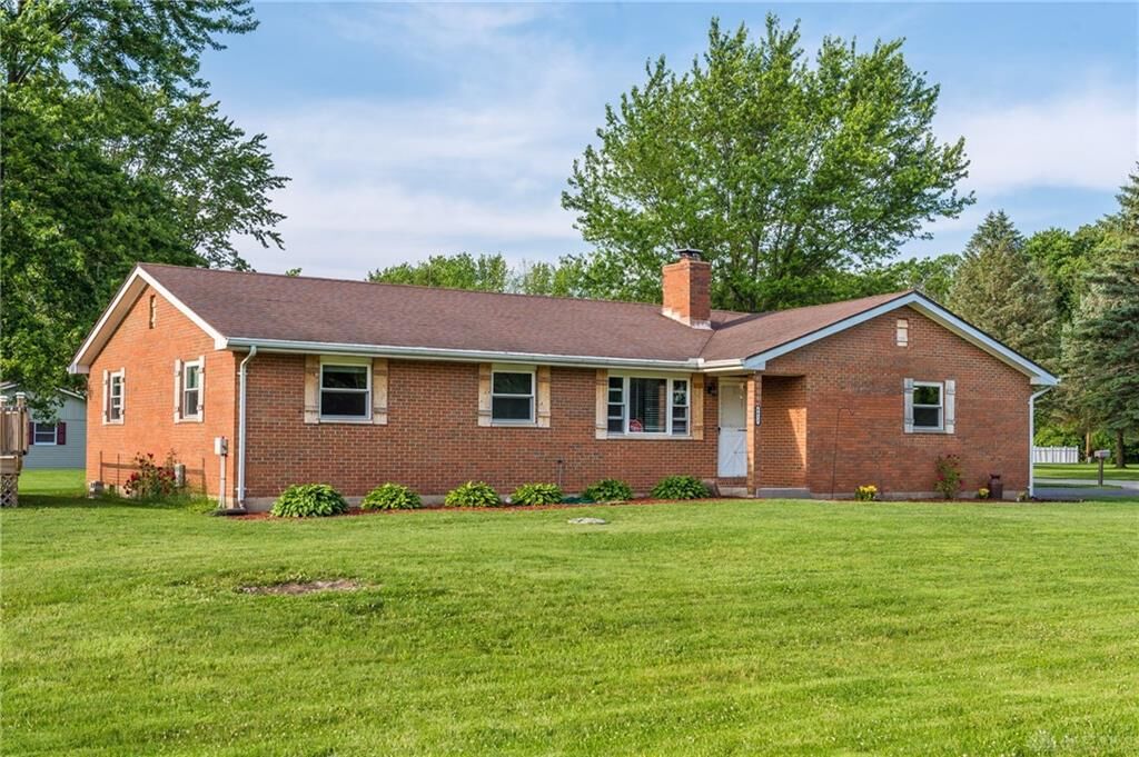Property Photo: 4412 Choctaw Trail OH 45335