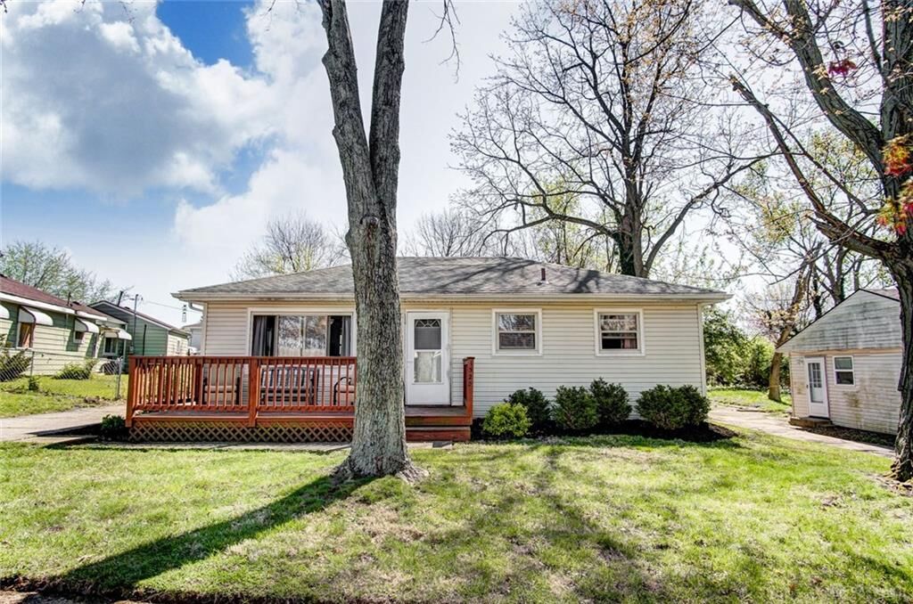 Property Photo: 1520 Joselin Road OH 45432