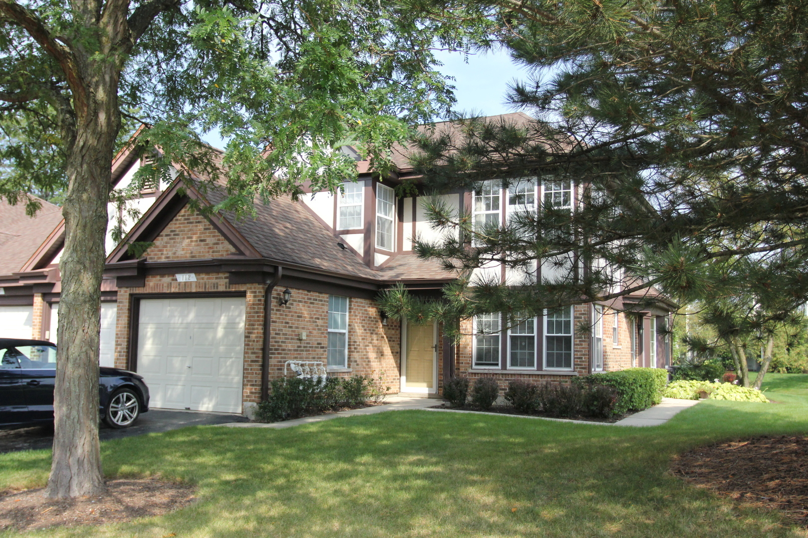 Property Photo:  112 White Branch Court  IL 60089 