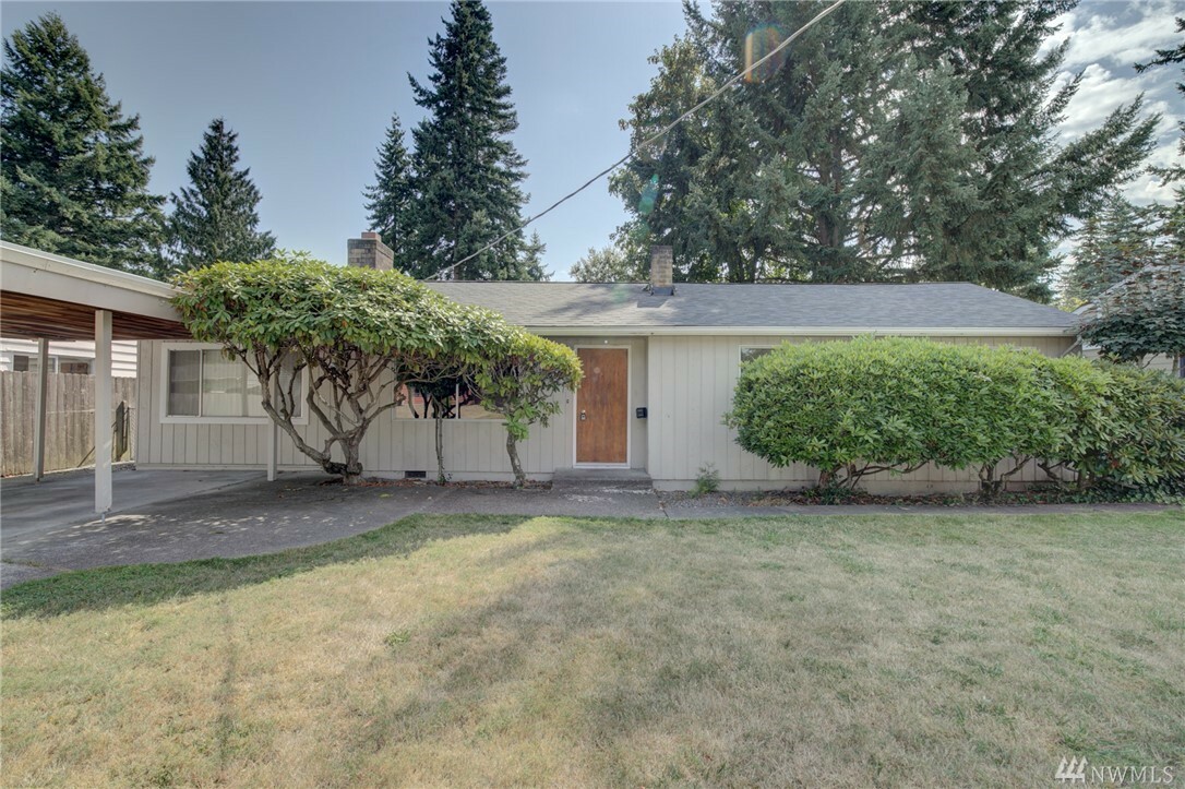 Property Photo:  2115 N 192nd St  WA 98133 