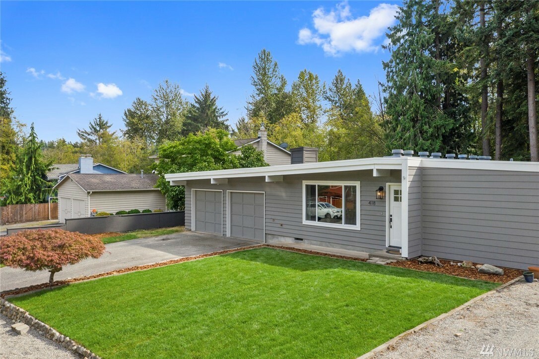 Property Photo:  418 158th St SE  WA 98012 