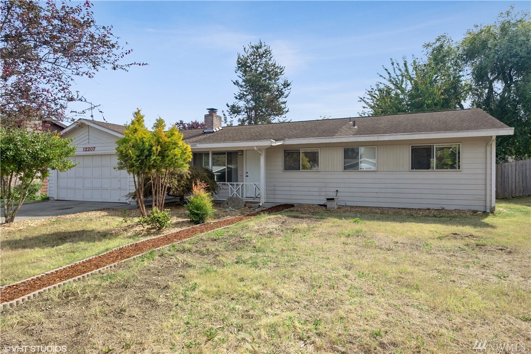 12207 SE 165th St  Renton WA 98058 photo