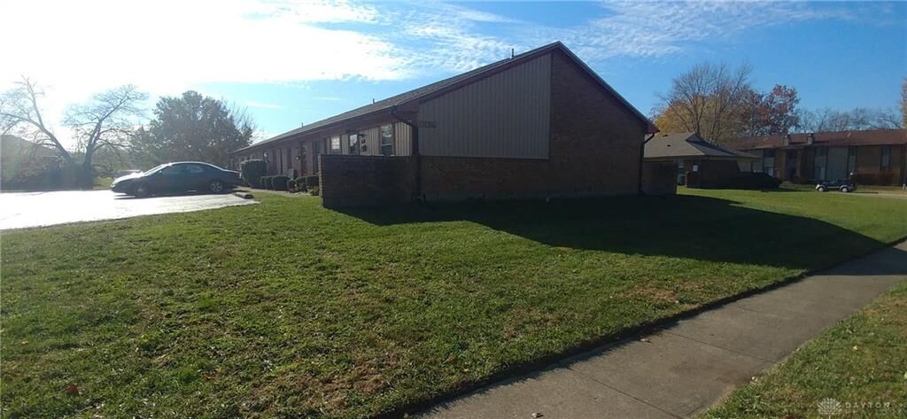 Property Photo: 5040 Belle Isle Drive OH 45439
