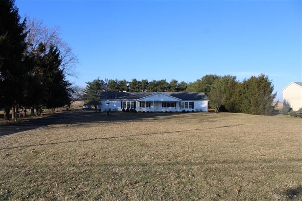 Property Photo: 2330 Willow Road OH 45502
