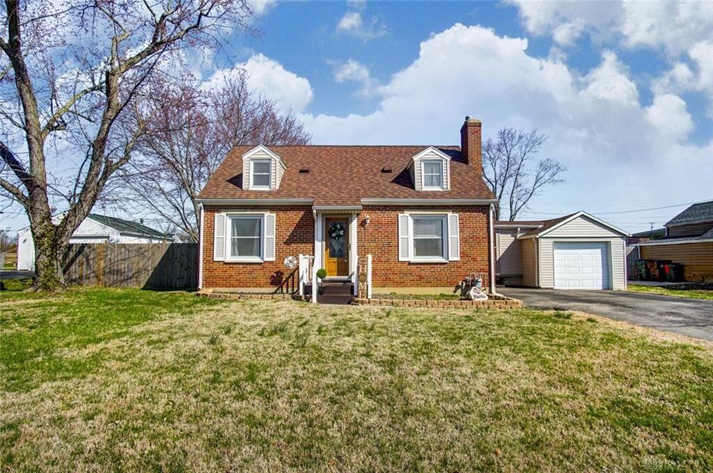 Property Photo: 1923 N Sunny Ridge Road OH 45414