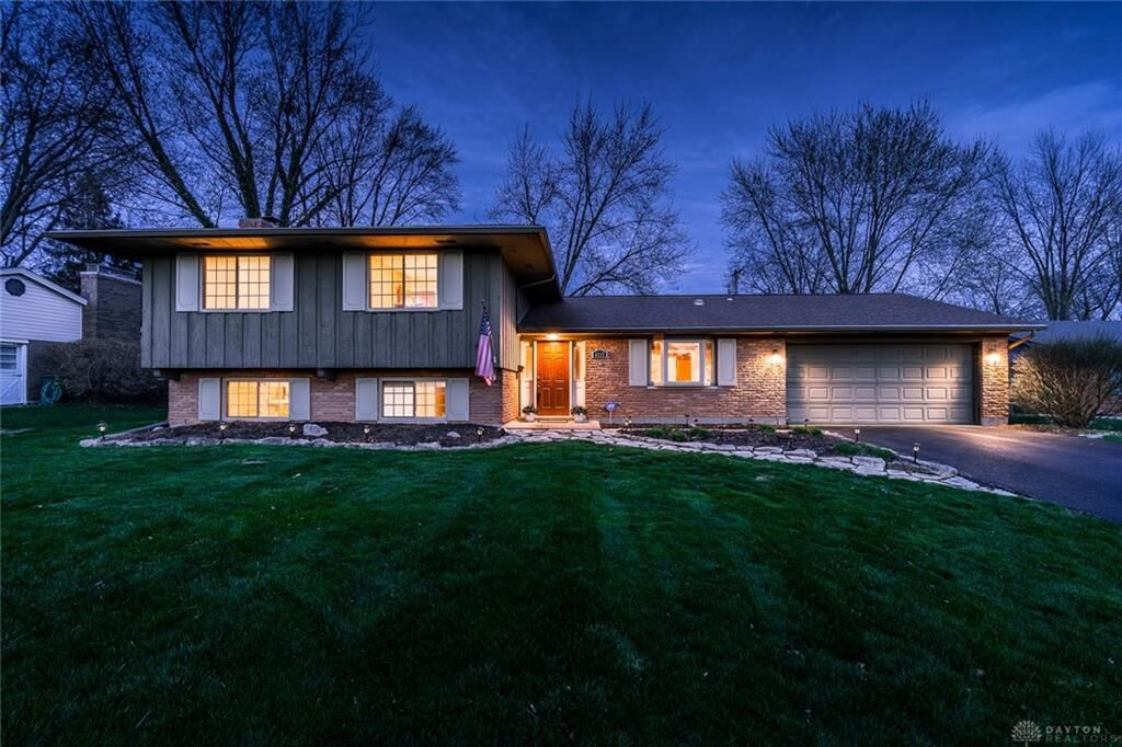 Property Photo: 5747 Oak Valley Road OH 45440