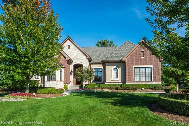 563 Wellington Circle  Rochester Hills MI 48309 photo