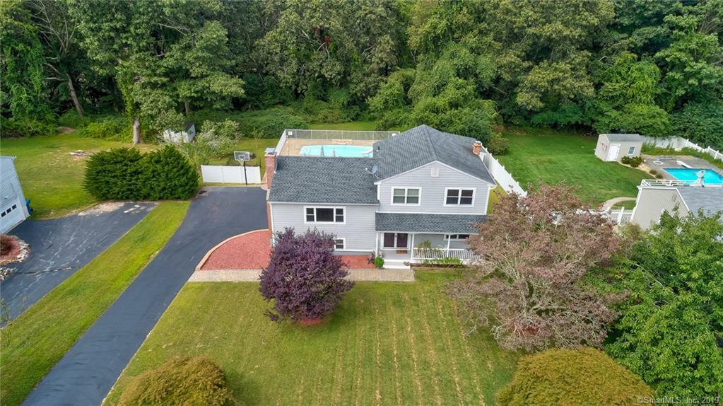 Property Photo:  8 Robin Hill Road  CT 06385 