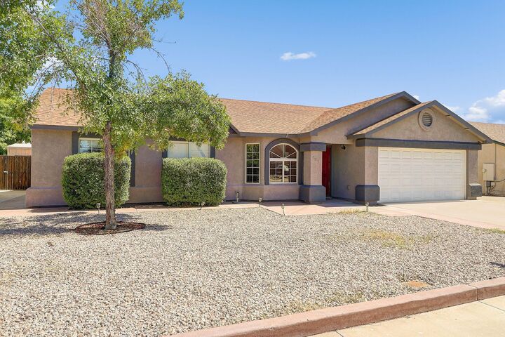 Property Photo:  437 N St Claire Circle  AZ 85207 