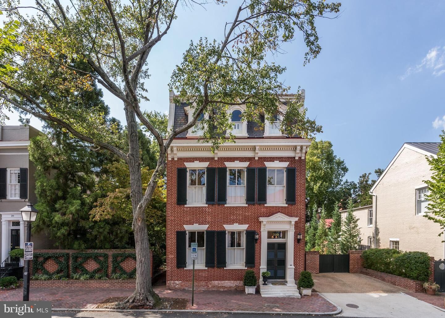 Property Photo:  209 S Lee Street  VA 22314 