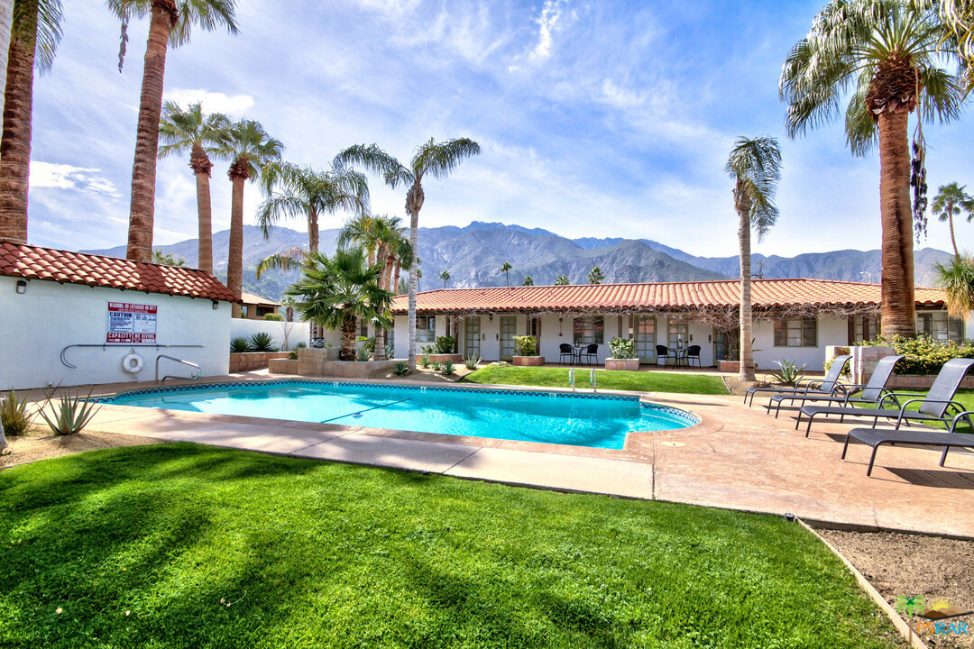 280 E Mel Avenue  Palm Springs CA 92262 photo