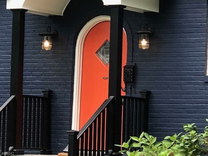 Property Photo:  222 Conway Ct  NJ 07079 