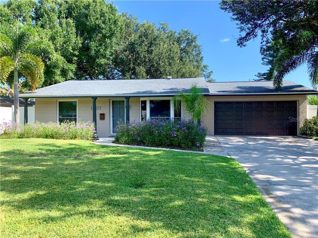 Property Photo:  1707 Delaware Avenue NE  FL 33703 
