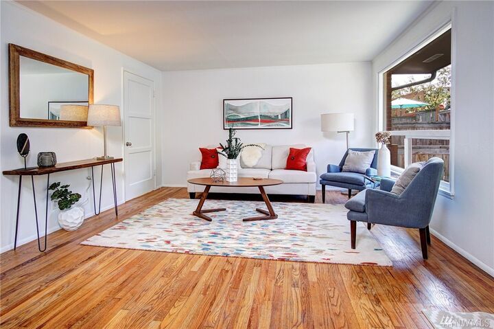 Property Photo: 4008 14th Avenue S B WA 98108