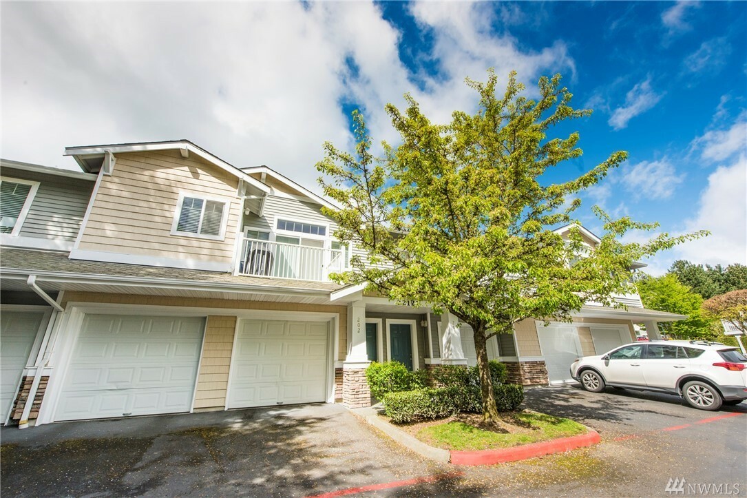 Property Photo: 22121 41st Place S 202 WA 98032