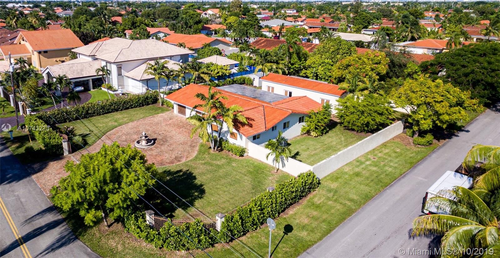 Property Photo: 2995 SW 110th Ave FL 33165