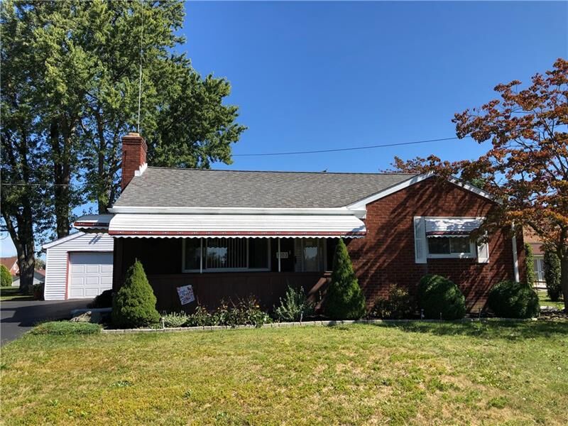 Property Photo: 1003 Grant St PA 15061