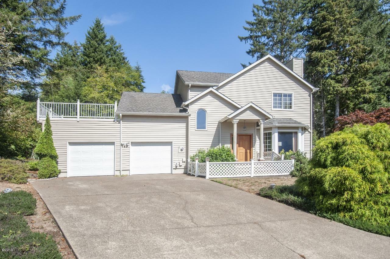 Property Photo: 4229 NE 20th Street OR 97368