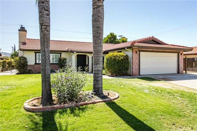 Property Photo:  41035 Torrey Pine Court  CA 92544 