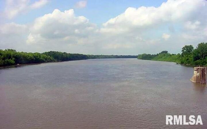 00 N River Beach  Chillicothe IL 61523 photo