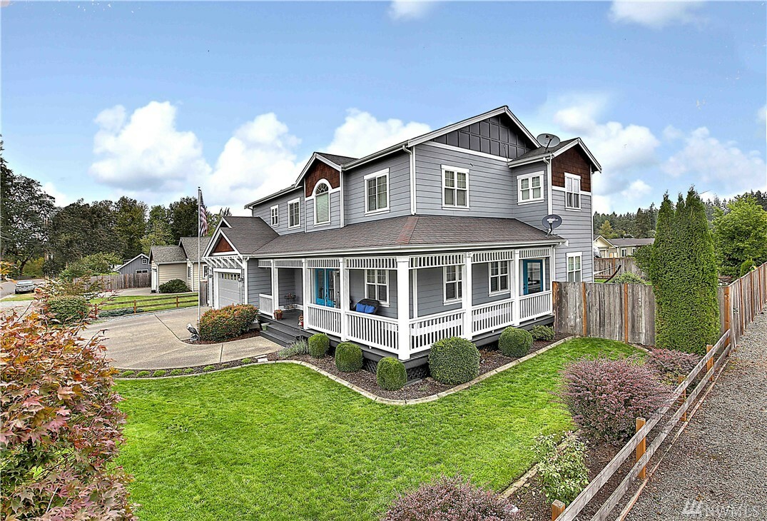 Property Photo:  106 Cedar St  WA 98580 