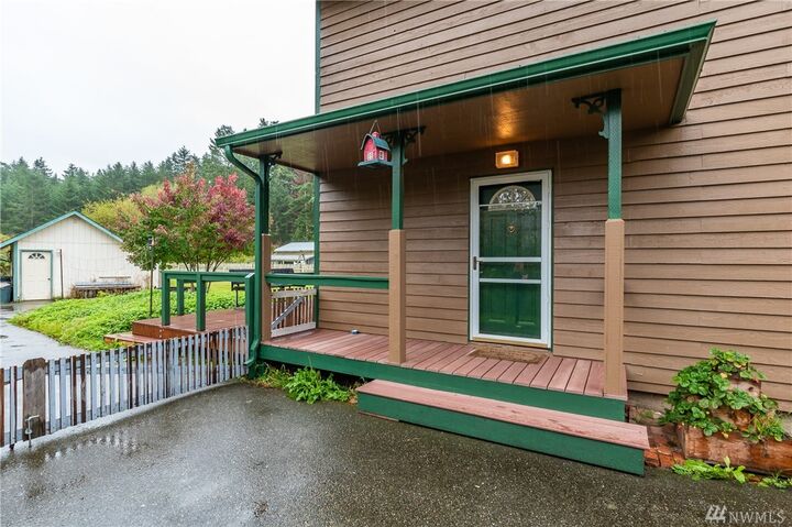 Property Photo:  990  Donald Avenue  WA 98277 