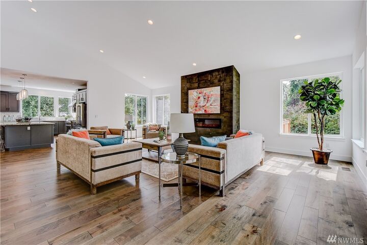 Property Photo: 18802 Firlands Way N WA 98133
