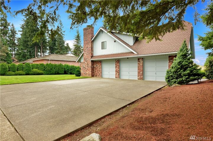 Property Photo: 14315 NE 12th Place WA 98007