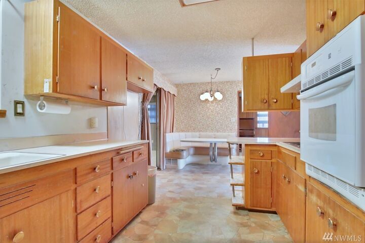 Property Photo: 3624 NE 10th Street WA 98056