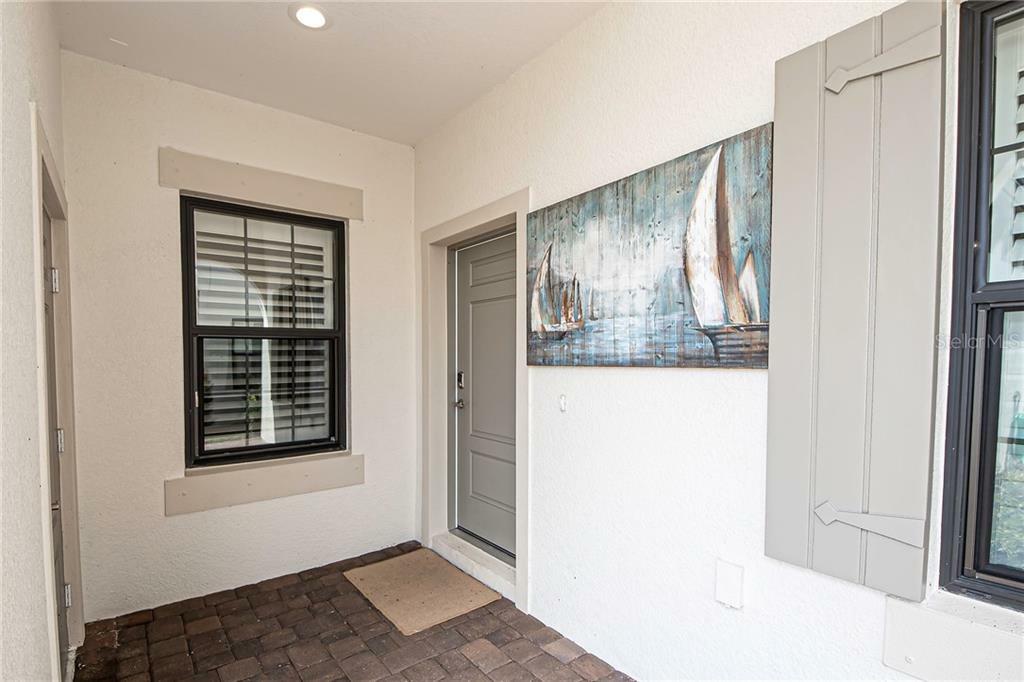 Property Photo: 11112 McDermott Court FL 34223