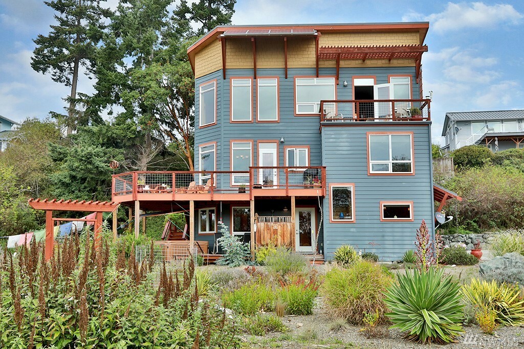 Property Photo:  1276 Byrd Dr  WA 98239 