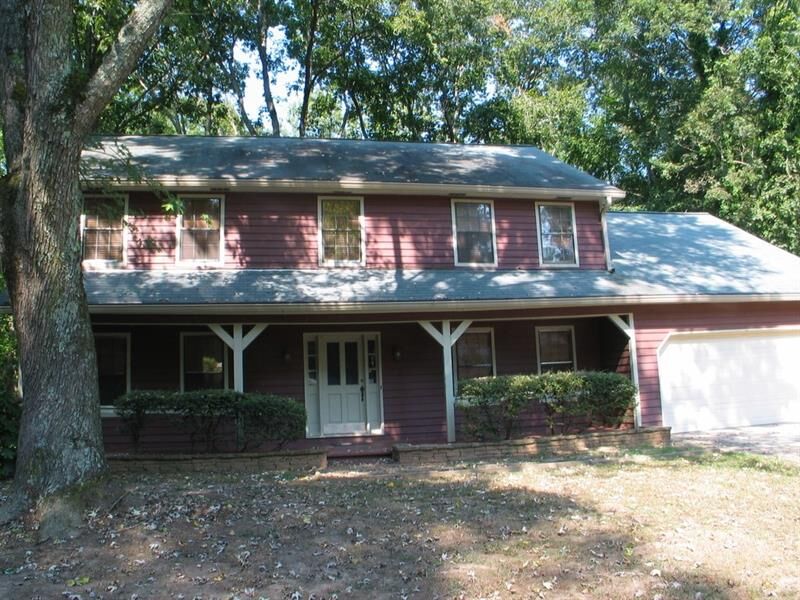 Property Photo: 9640 Hillside Drive 30076