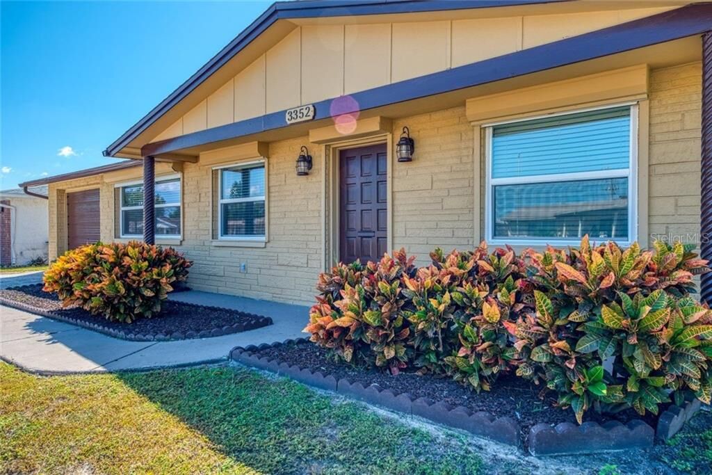 Property Photo:  3352 Eisenhower Drive  FL 34691 