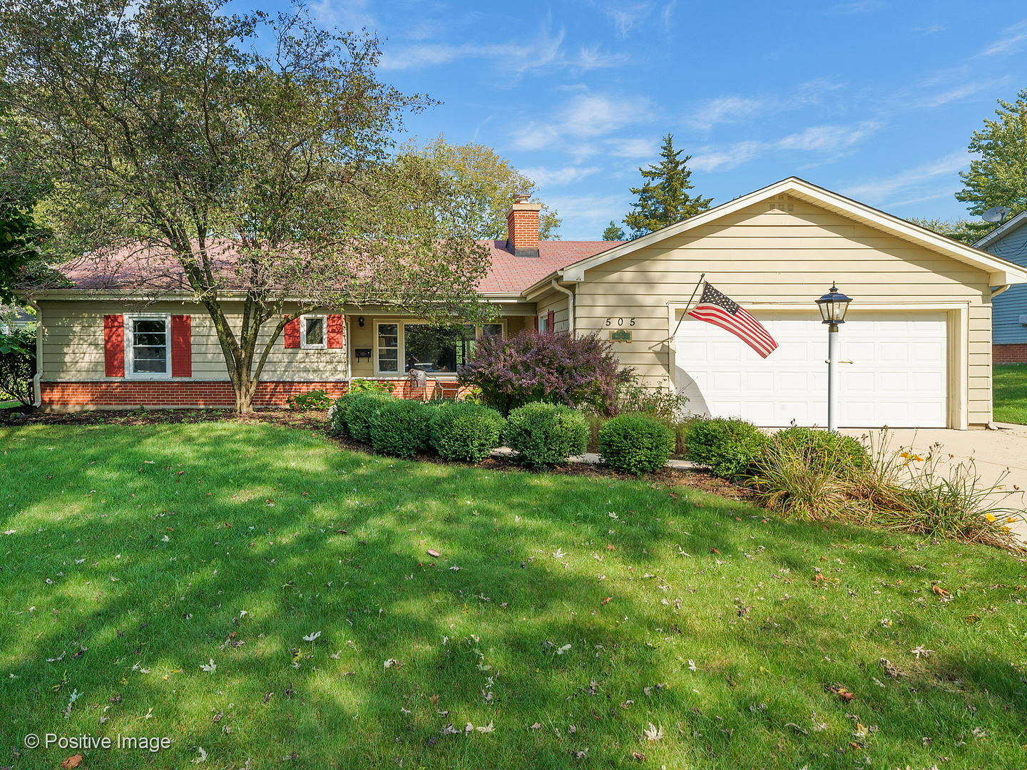 Property Photo: 505 East Hawthorne Boulevard IL 60187