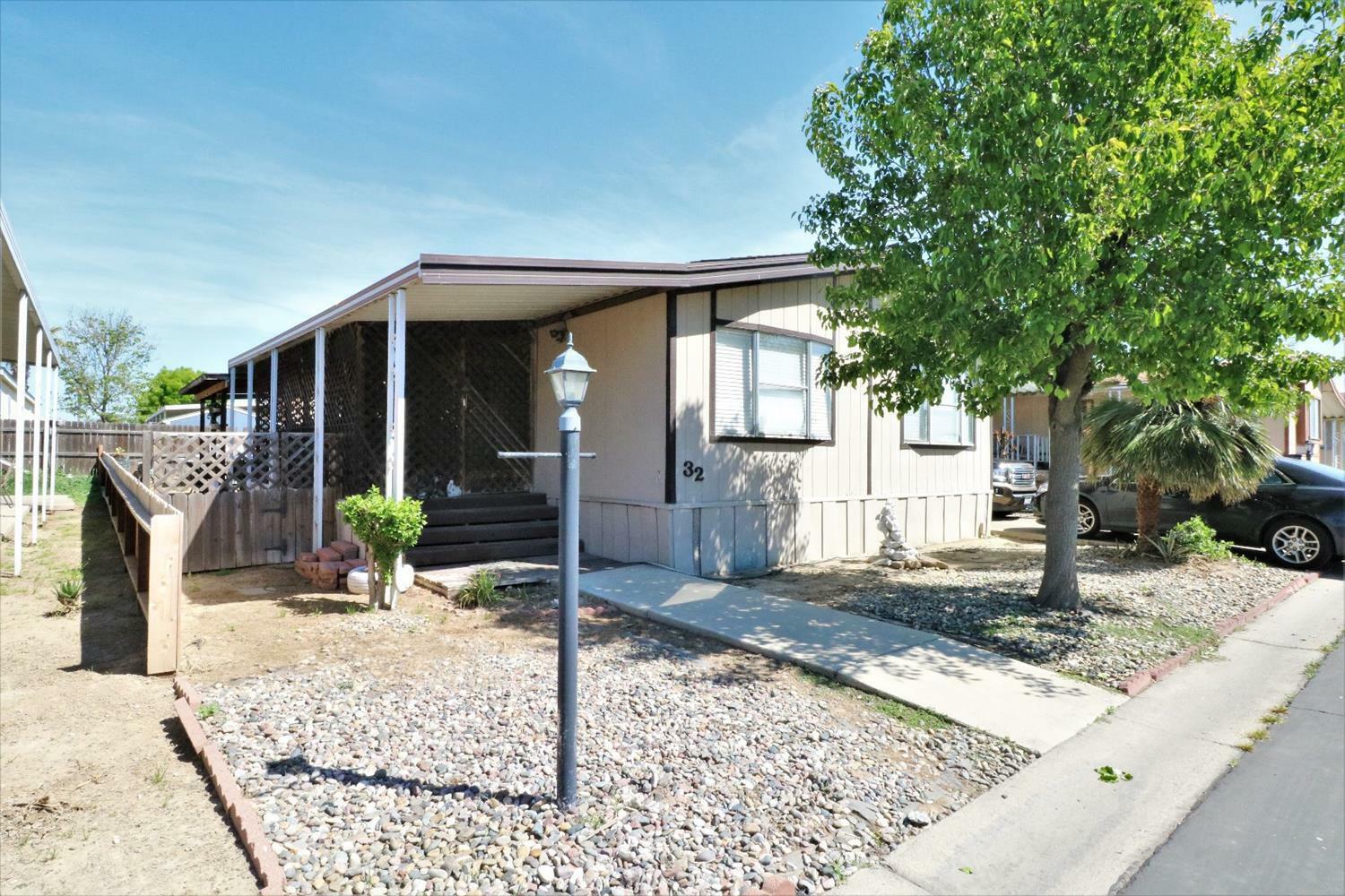 Property Photo:  900 Rankin Avenue 32  CA 93274 