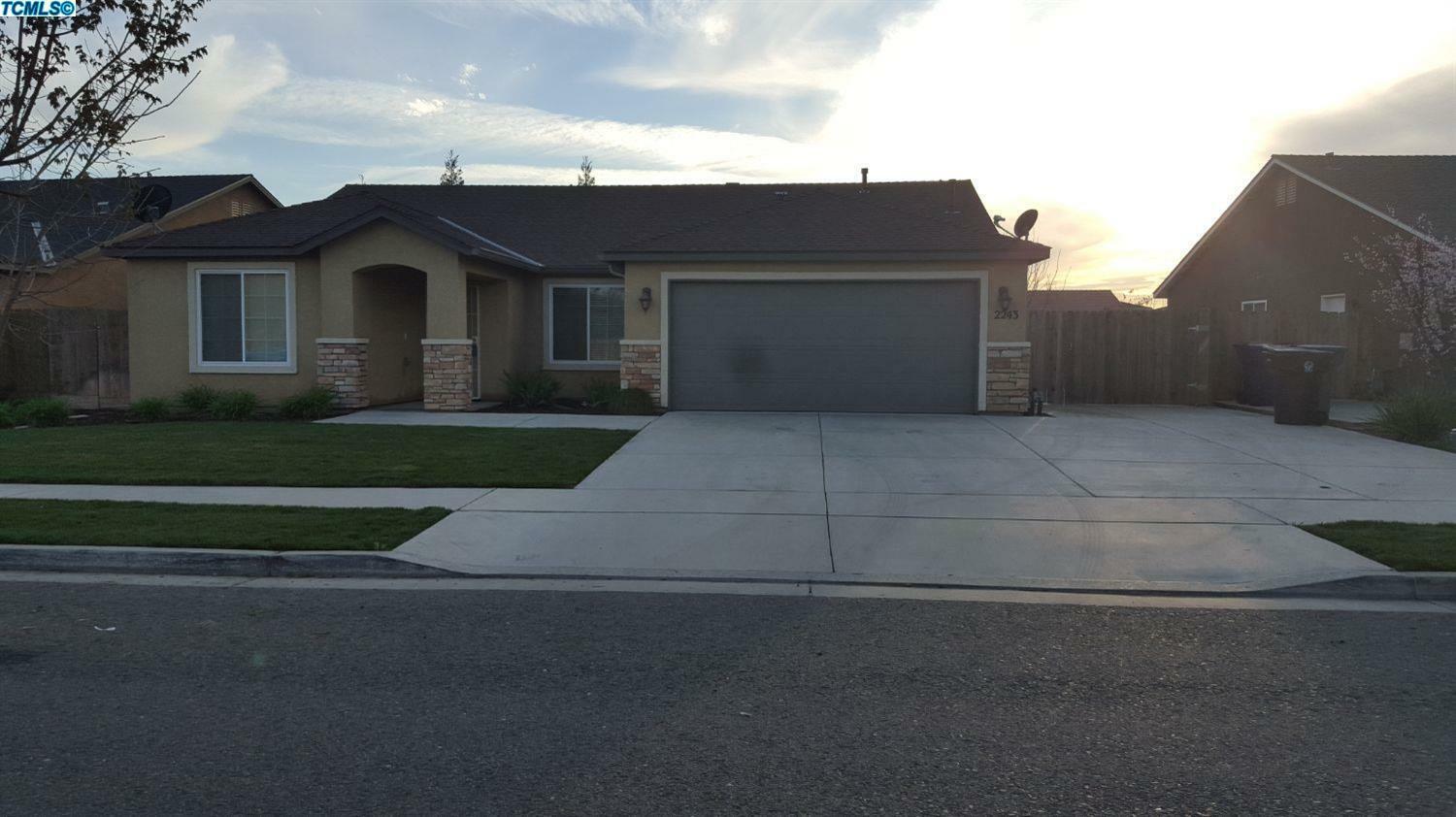 2243 Tempranillo Drive  Tulare CA 93274 photo