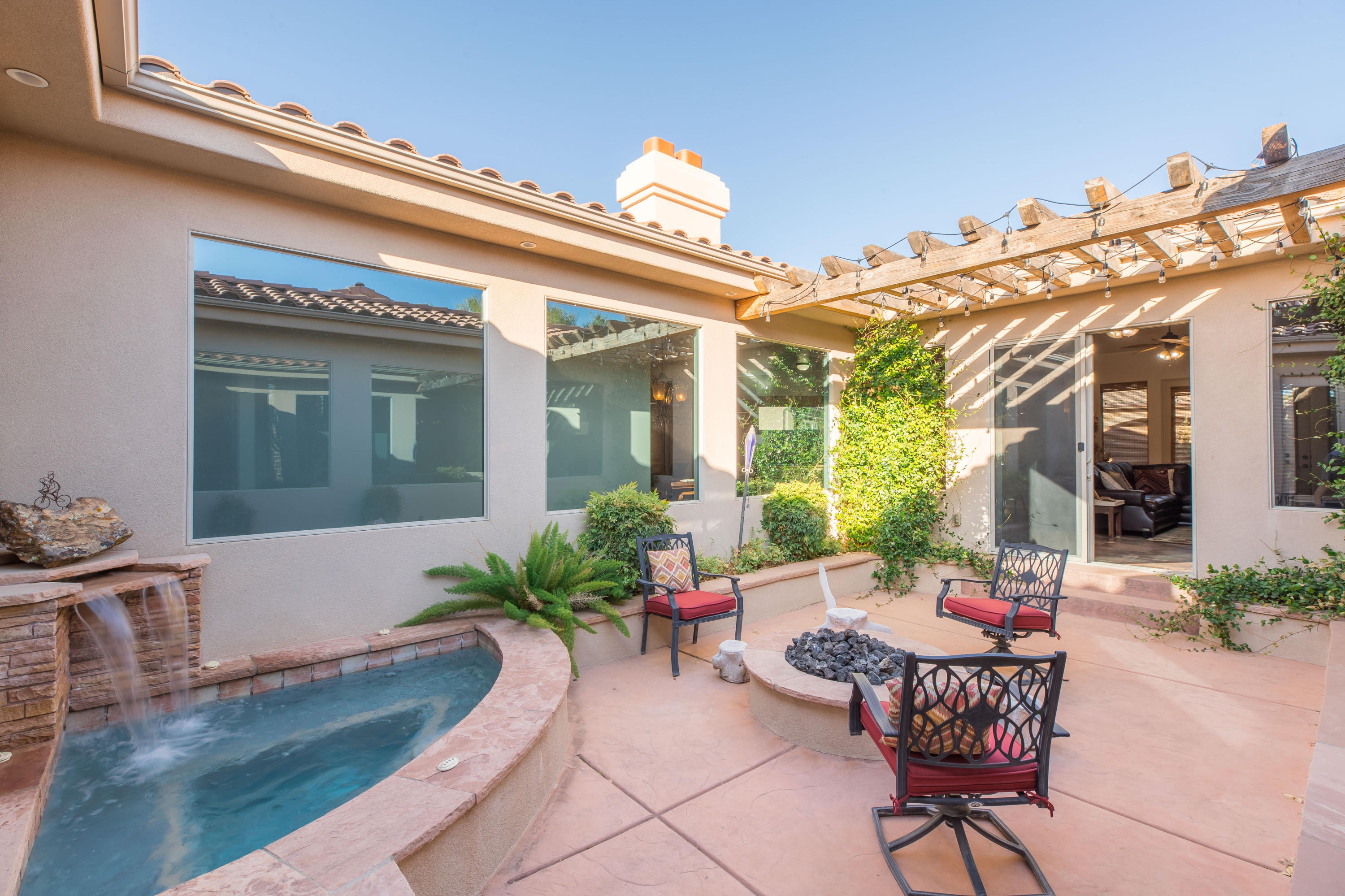 Property Photo: 2035 W 530 S Cir UT 84770