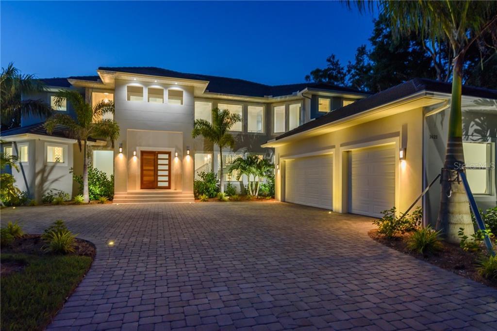 Property Photo: 1621 N Lake Shore Drive FL 34231