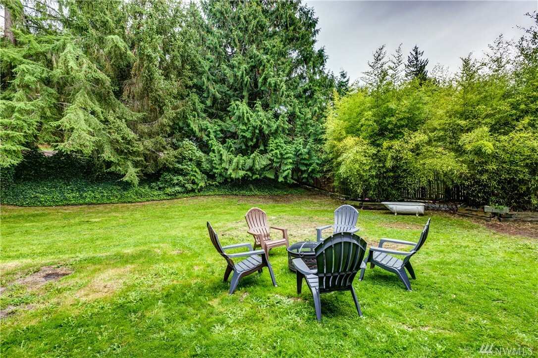 Property Photo:  1210 Kenoyer Dr  WA 98229 