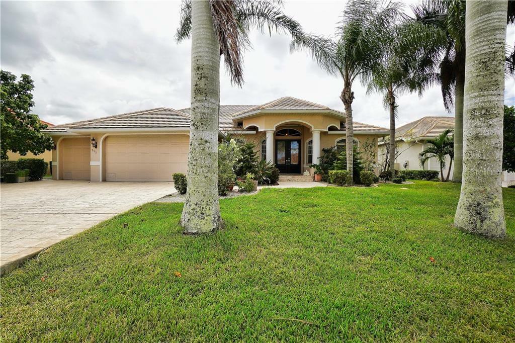 Property Photo:  333 Palm Isles Court  FL 33950 