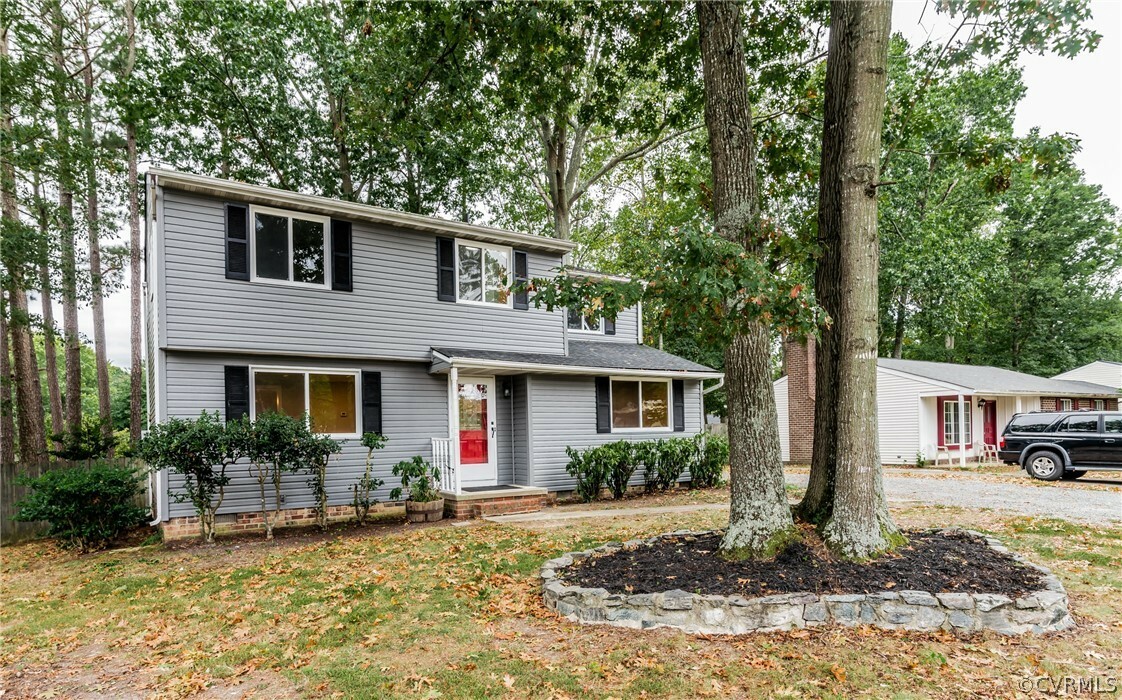 Property Photo: 4912 Daffodil Circle VA 23060