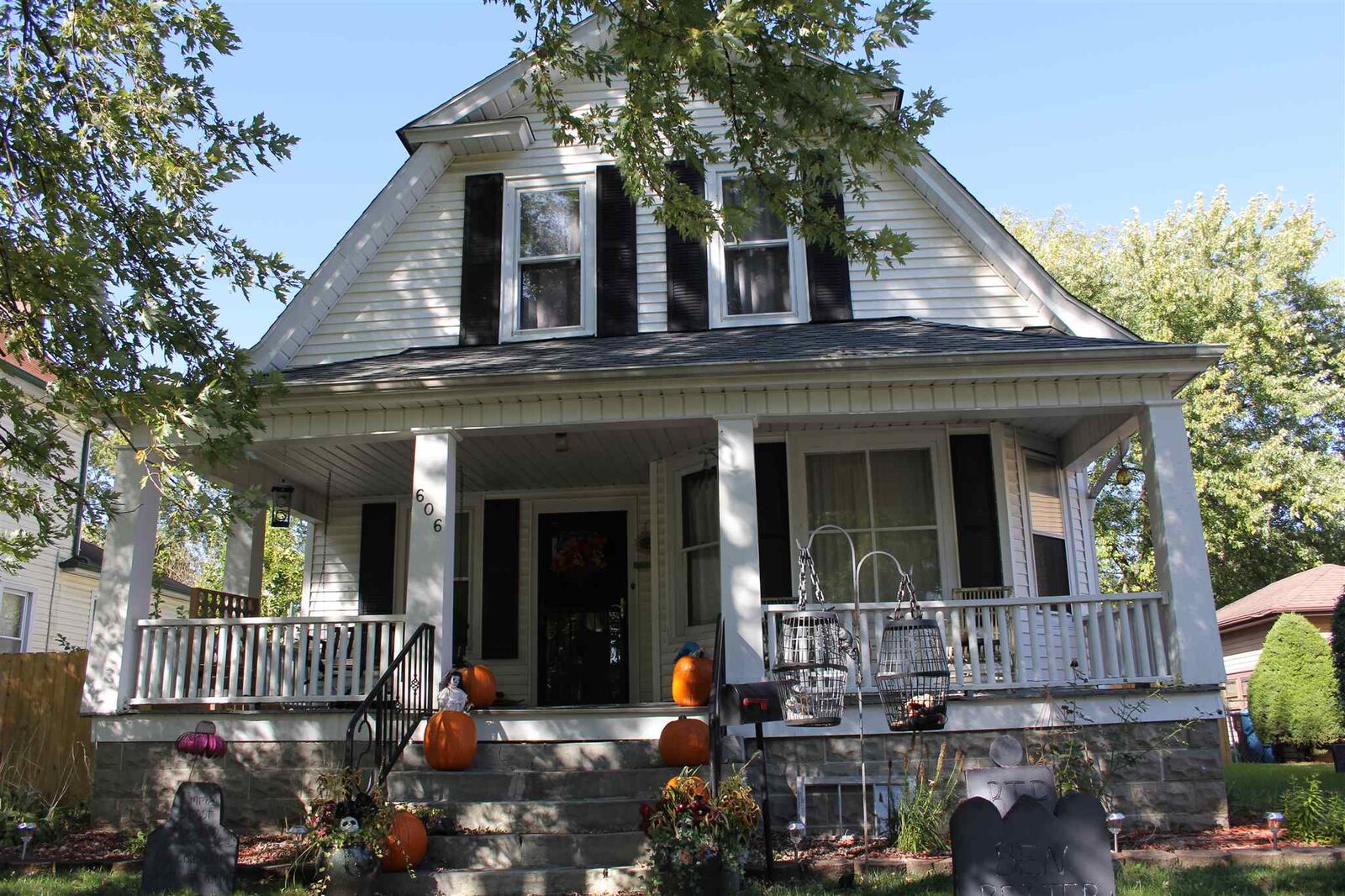 Property Photo:  606 E Keyser Street  IN 46738 