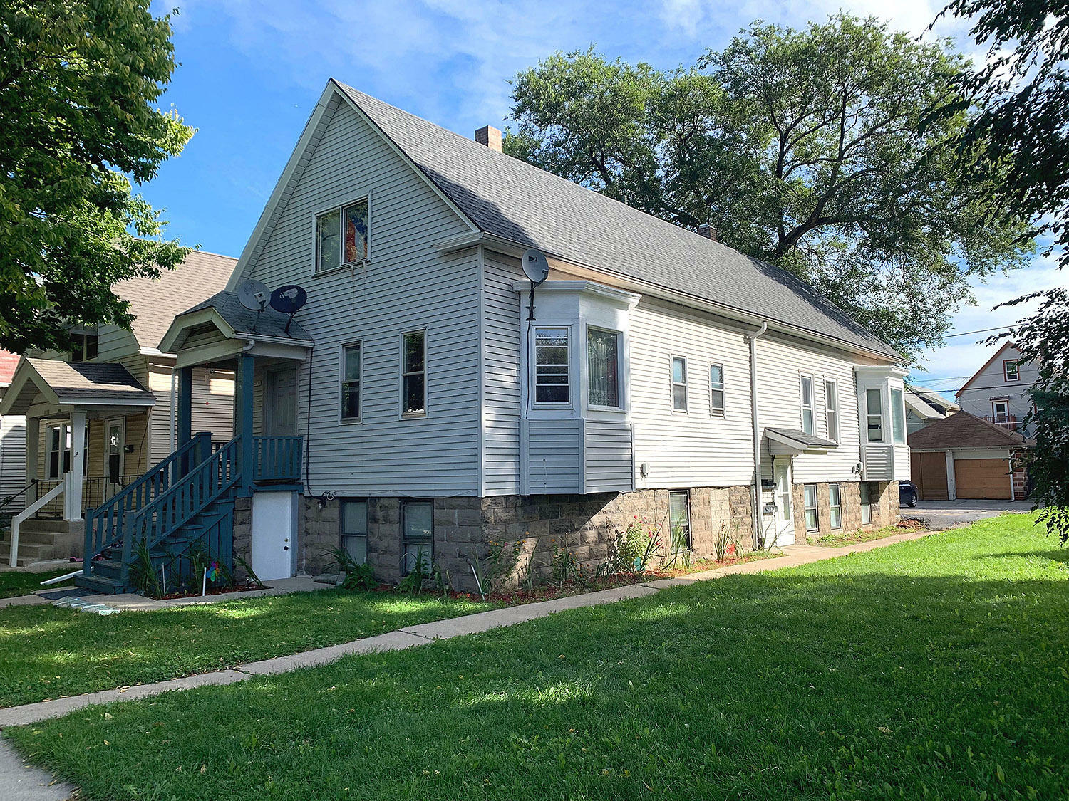 Property Photo:  2560 S 12th St  WI 53215 