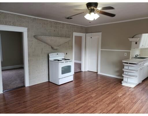 Property Photo: 15 Tobey Rd 15 MA 01826